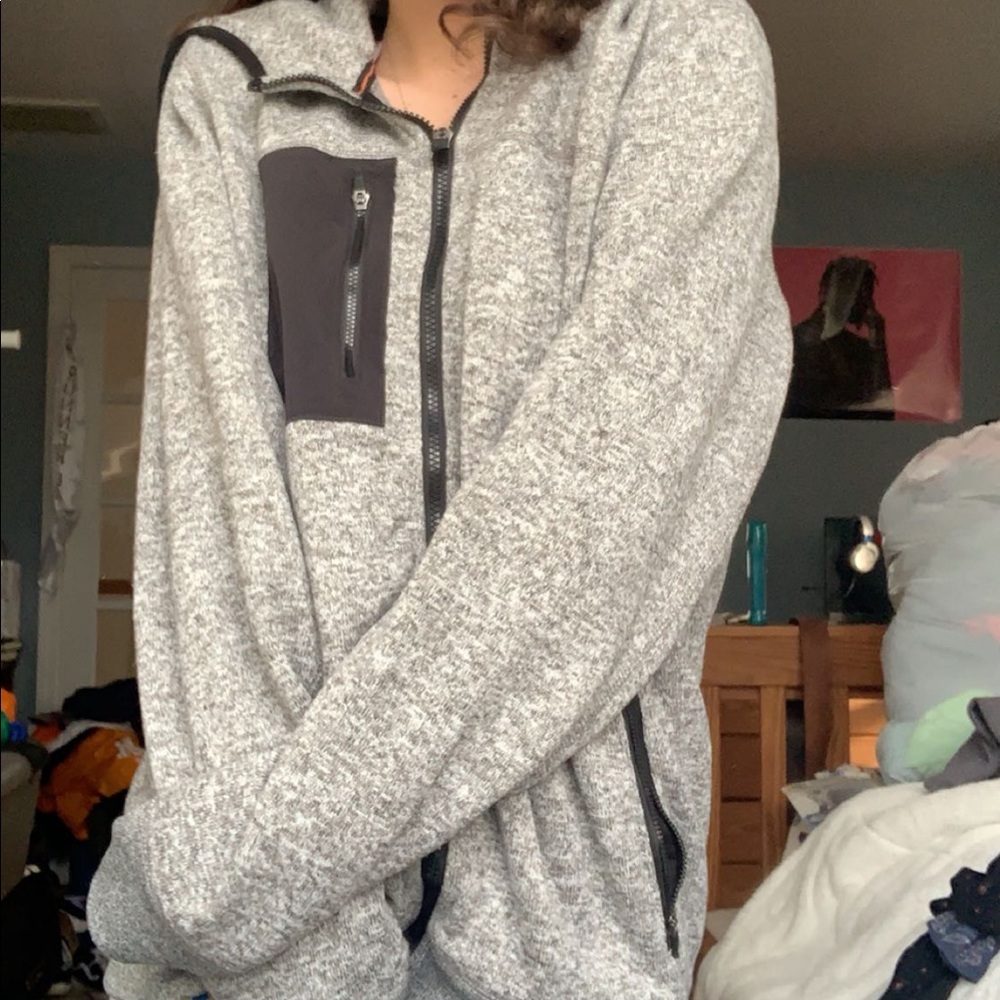 Comfortable Sweatshirt (SHOOT ME OFFERS)